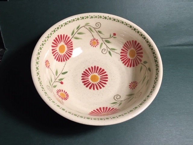Ceramic Small Footed Round Dish With Bee And Flower Design