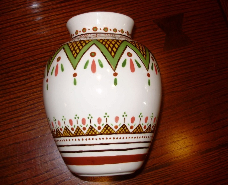 Vase with green and red colors   
