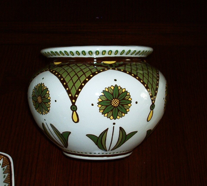 Vase with daisy   